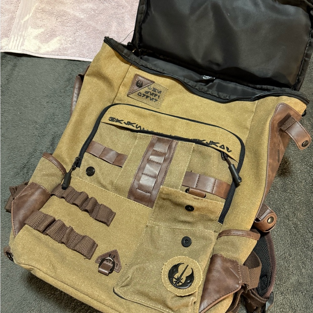 Heroes & Villains Jedi Backpack